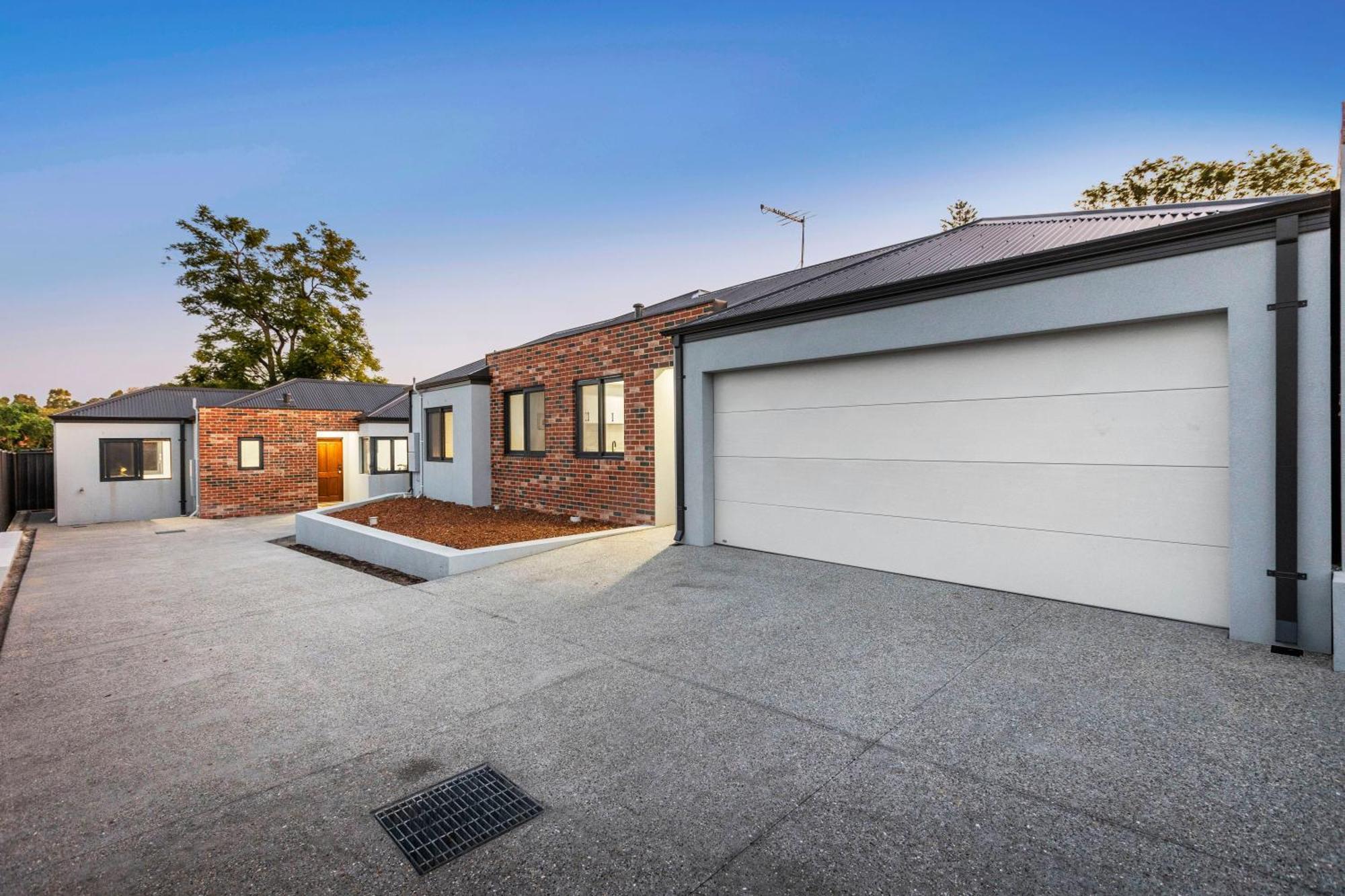 Corporate House For Professionals-Private Room-Shared Common Areas-Walk To Curtin University — Photos 1